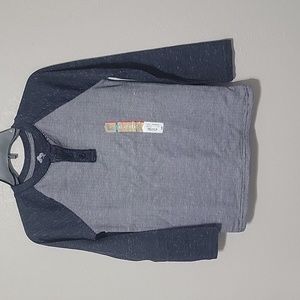 Sudadera de manga larga ligera azul con blanco